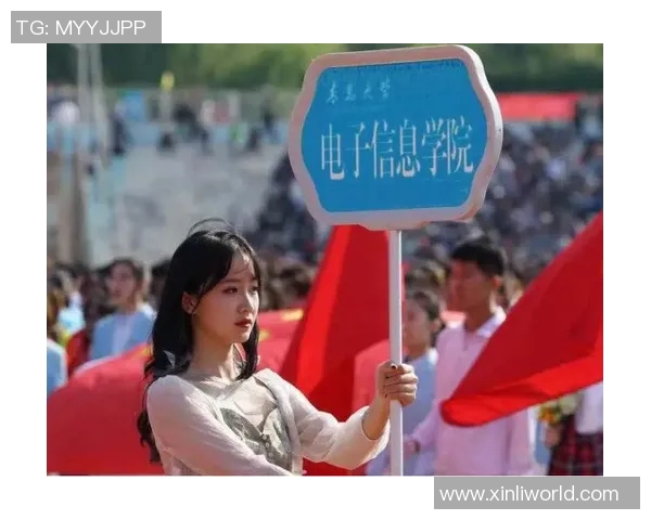 足球明星身着纯白西装的优雅瞬间展现时尚魅力与运动精神的完美结合