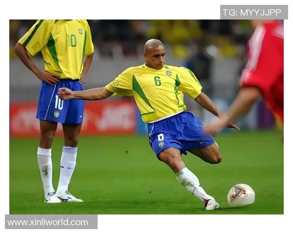 帅气足球明星精彩瞬间集锦动作视频带你领略球场魅力与激情 帅气足球明星精彩瞬间集锦动作视频带你领略球场魅力与激情